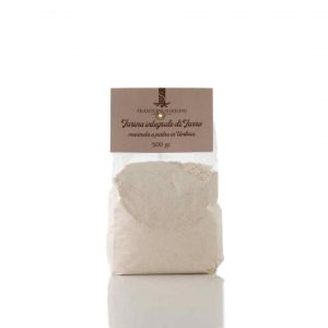 Mąka z płaskurki pełnoziarnista mielona na kamiennych żarnach w Umbrii